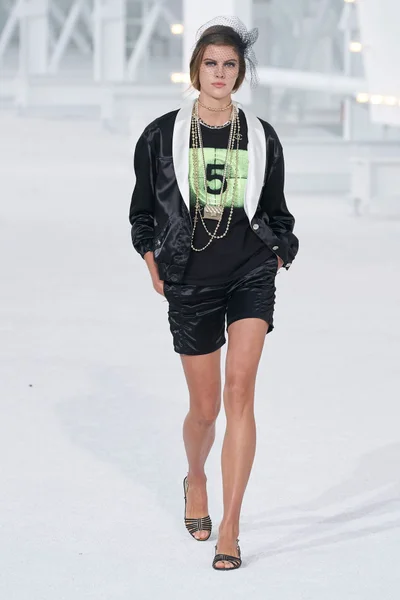 Look 35
